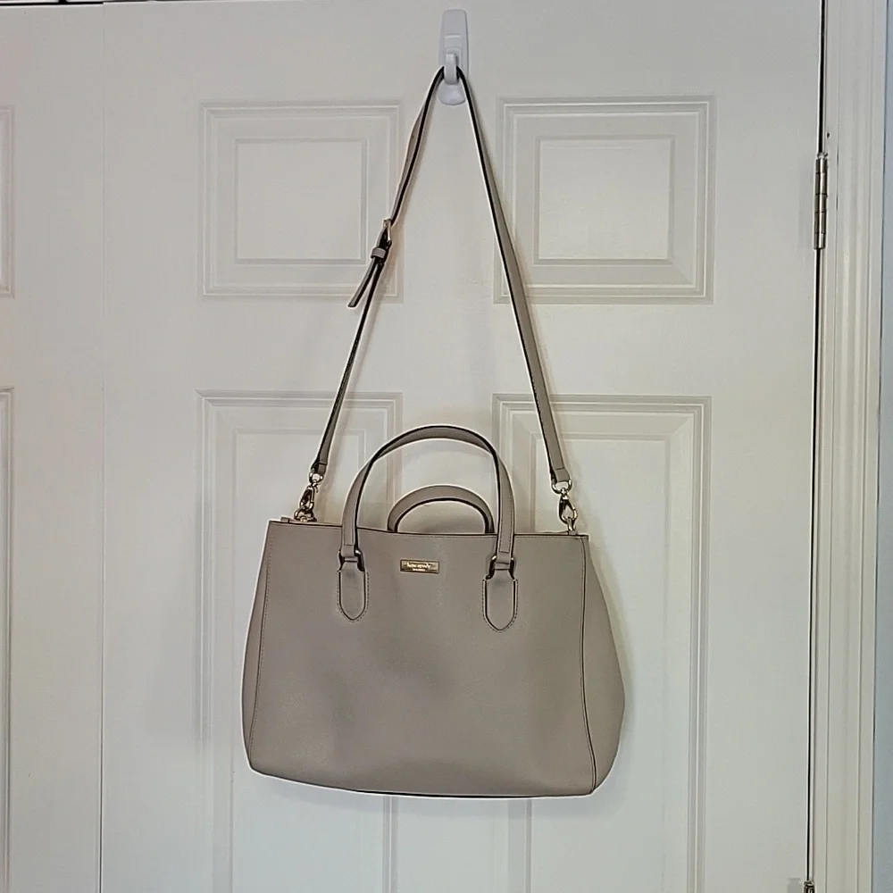 🔴SOLD🔴 Kate Spade Tote - Picture 1 of 11